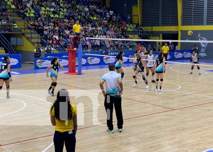 Foto: Realizan semifinal de voleibol femenino en el Polideportivo España, Managua / TN8