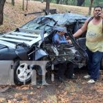Vehículo impacta contra un árbol y deja a su conductor lesionado en Juigalpa Foto: Vehículo impacta contra un árbol y deja a su conductor lesionado en Juigalpa / TN8