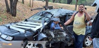 Foto: Vehículo impacta contra un árbol y deja a su conductor lesionado en Juigalpa / TN8