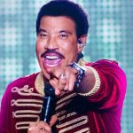 Lionel Richie asegura que hacer «el delicioso» es la fuente de su juventud Lionel Richie asegura que hacer "el delicioso" es la fuente de su juventud