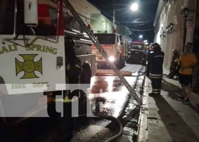 Negocio de chocolates se salva de ser “achicharrado” en Granada