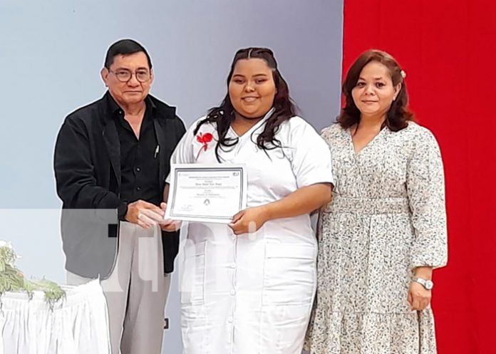 5 MINSA realiza la segunda promoción de auxiliares de enfermerías