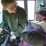 Niño héroe «frena bus con 60 pasajeros» tras el desmayo de la conductora en EE.UU. Logra frenar un autobús escolar con 60 pasajeros