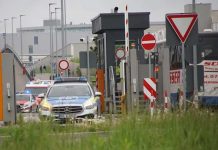 Matan a dos personas a tiros dentro de una empresa de carros en Alemania Mató a dos personas a tiros dentro de una empresa de carros en Alemania