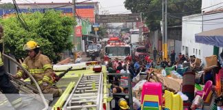 Foto: Bomberos trabajando en Ciudad Jardín, Managua / TN8