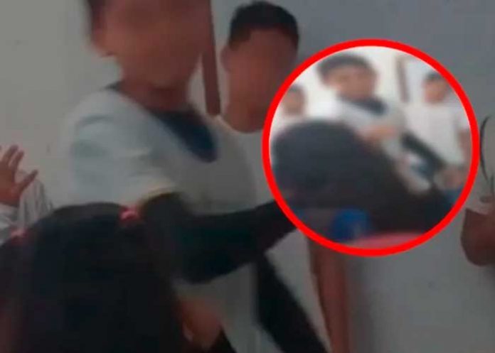 Alumno apuñaló a su compañera por burlarse de su exposición en Brasil