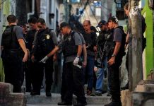 Policía mata a «plomazos» a cuatro colegas en una comisaría en Brasil Policía mató a tiros a cuatro colegas en una comisaría en Brasil