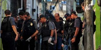 Policía mató a tiros a cuatro colegas en una comisaría en Brasil