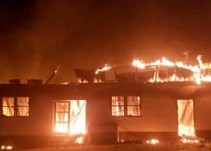 Mueren calcinadas 20 personas, la mayoría niños, durante un incendio en Guyana
