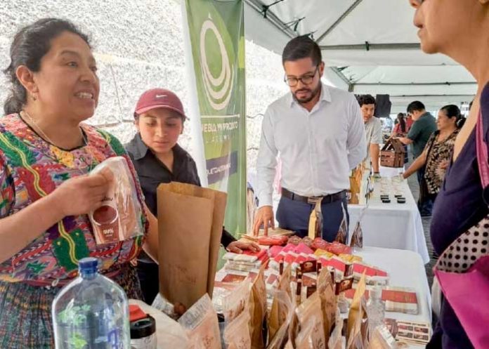 Embajada de Nicaragua participa en Feria de las Comunidades Indígenas en Guatemala