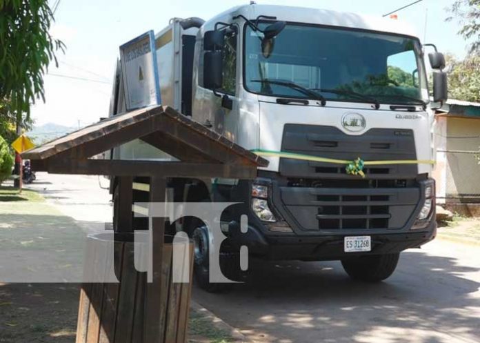 camion2 Familias de Estelí contentas con nuevo camión de basura