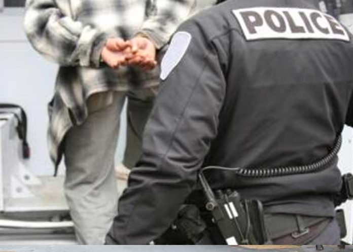 Secuestró a su nieta de 4 años para pagar deudas