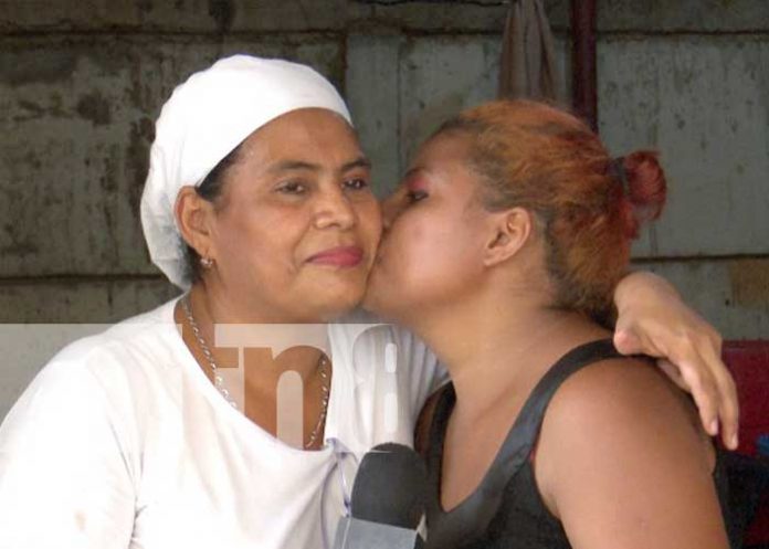 Foto: Premios de Crónica TN8 para las mamás