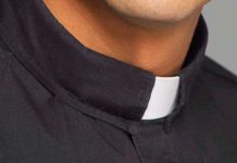 Sacerdote borracho deja medio muerto a su acompañante de tragos en Colombia Sacerdote borracho deja medio muerto a su acompañante de tragos en Colombia
