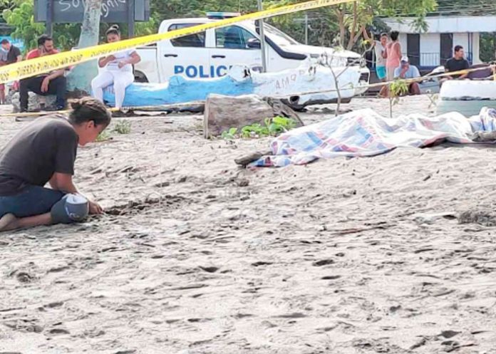 A plena luz del día y con balazo en la cara matan a 