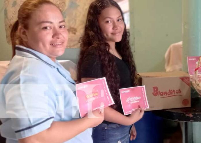 Foto: Premios a las madrecitas con Crónica TN8