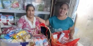 Foto: Madre es premiada con Crónica TN8