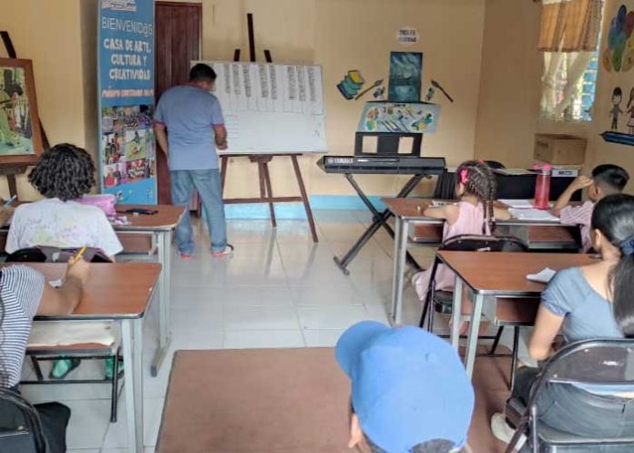 Inicia Curso de Piano en la Escuela de Arte, Cultura y Creatividad de Nueva Guinea