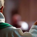 Capturan a hombre que fingía ser sacerdote para violar a menores en Ecuador Capturan a hombre que fingía ser sacerdote para violar a menores en Ecuador