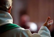 Capturan a hombre que fingía ser sacerdote para violar a menores en Ecuador Capturan a hombre que fingía ser sacerdote para violar a menores en Ecuador