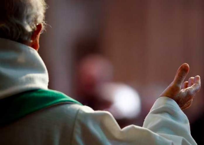 ecuador1 Capturan a hombre que fingía ser sacerdote para violar a menores en Ecuador