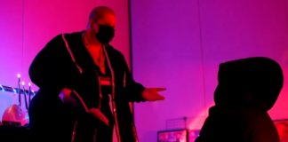 ¡Abominación! Satanic Temple abre sus puertas en Boston "¡Salve, Satanás!"