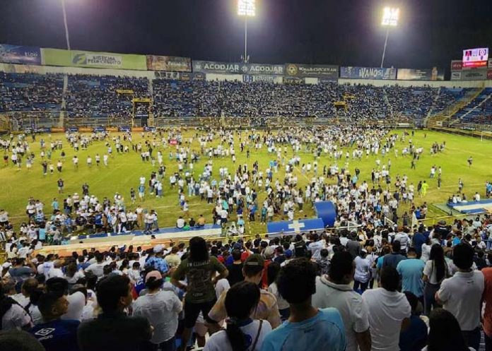 Estampida en El Salvador