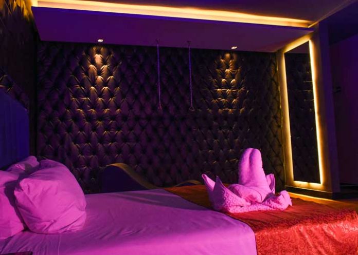 Consiguió a su esposo teniendo sexo con su madre