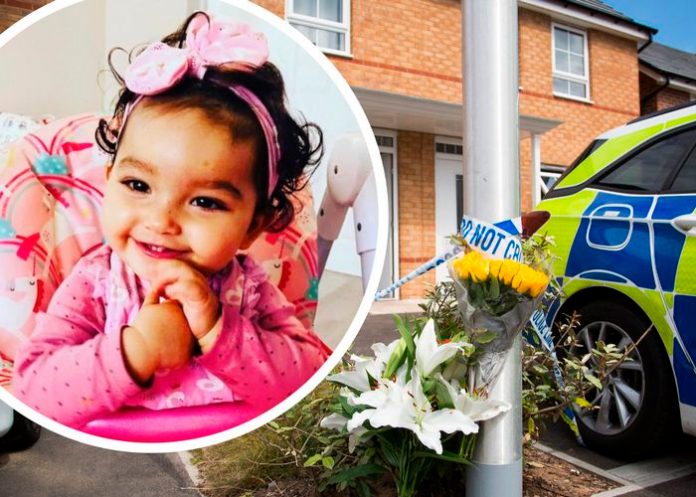 En Inglaterra una bebé se ahogó en el baño mientras sus padres estaban drogados