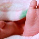 ¡Pobre angelito! Pareja golpeó y torturó hasta matar a su bebé en Inglaterra
