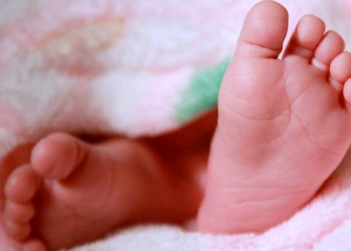 ¡Pobre angelito! Pareja golpeó y torturó hasta matar a su bebé en Inglaterra