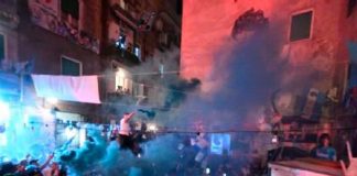 ¡Silbatazo sangriento en Italia! Un muerto en las celebraciones del Nápoles