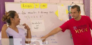 Foto: Lenguaje de señas, enseñanza en colegio de Managua, Nicaragua/ TN8