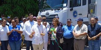 Embajador Nakamura entrega camión compactador de desechos en San Juan de Limay