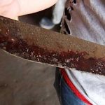 Foto: Machete con sangre / imagen referencial