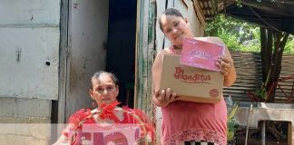 Foto: Ganadora con la promoción de las madres de Crónica TN8