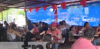 Foto: Día de las Madres en comedores y tiendas / TN8