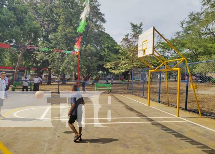 manparq-2 Foto: Rehabilitan parque en el sector de Ticomo, Managua / TN8