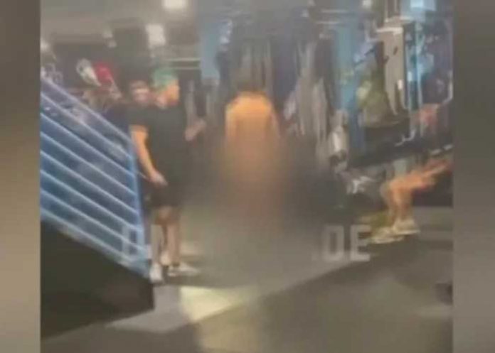 Hombre desnudo ataca a varias personas en un gimnasio de Miami