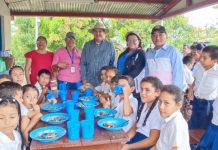 Colegio es visitado para conocer la crianza de tilapias para acompañar la merienda escolar