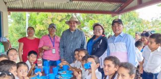 Colegio es visitado para conocer la crianza de tilapias para acompañar la merienda escolar