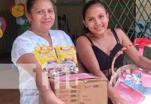 Madre y maestra: Doña Tania es agasajada por su hija en Crónica TN8 Foto: Madre agasajada por Crónica TN8