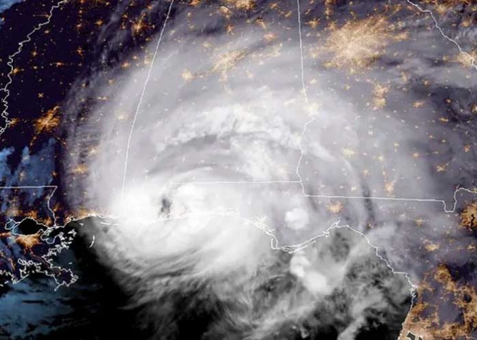 nasa NASA lanza dos satélites para monitorear huracanes