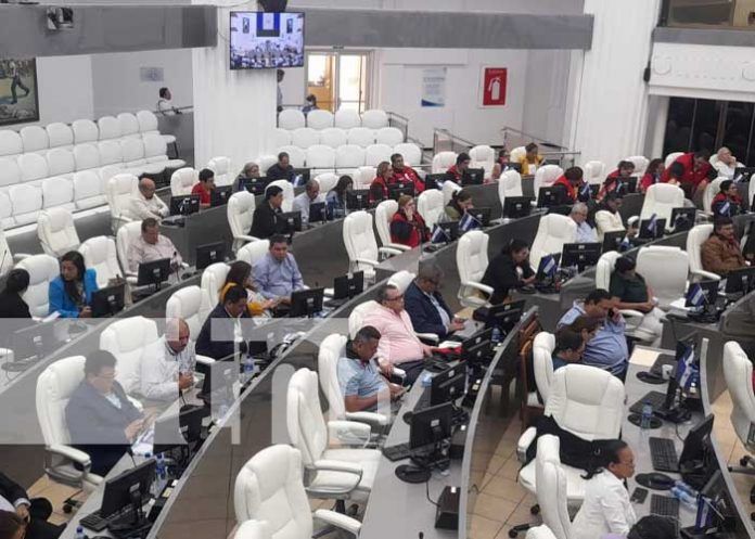 ofre-2 Foto: Asamblea Nacional dedica sesión al General Sandino / TN8