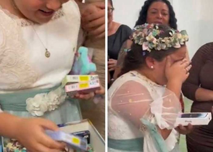 El insólito regalo de comunión a una niña que indigna a las redes