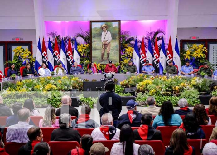 sandin-6 Foto: Presidente de Nicaragua, Daniel Ortega, y la Vicepresidenta Rosario Murillo, en acto por el 128 aniversario del General Sandino / TN8