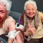 VIDEO: Abuelita de 91 años se hace su primer tatuaje junto a sus bisnietos Abuelita sin tanto cuanto se hace su primer tatuaje