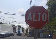 Viejito se pasa el Alto y atropella a repartidor de pizza en Managua Foto: Accidente de tránsito en Managua / TN8