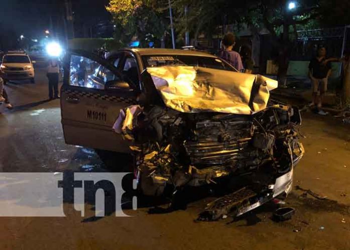 Foto: Fuerte colisión deja a 4 personas gravemente lesionadas en Managua / TN8