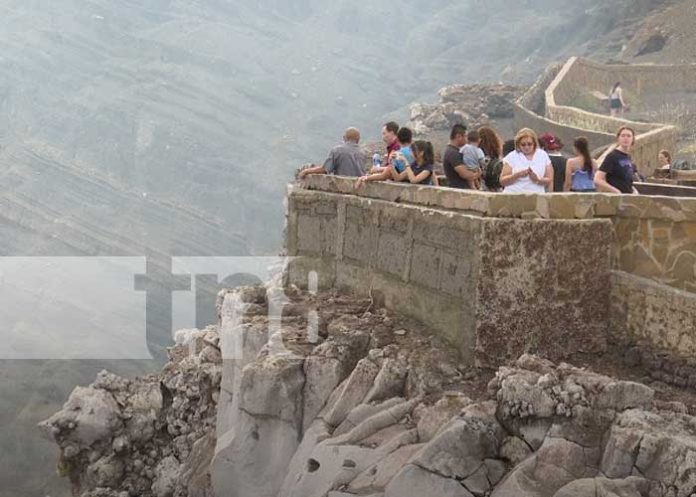 1 Foto: Familias conocen más del volcán Masaya / TN8